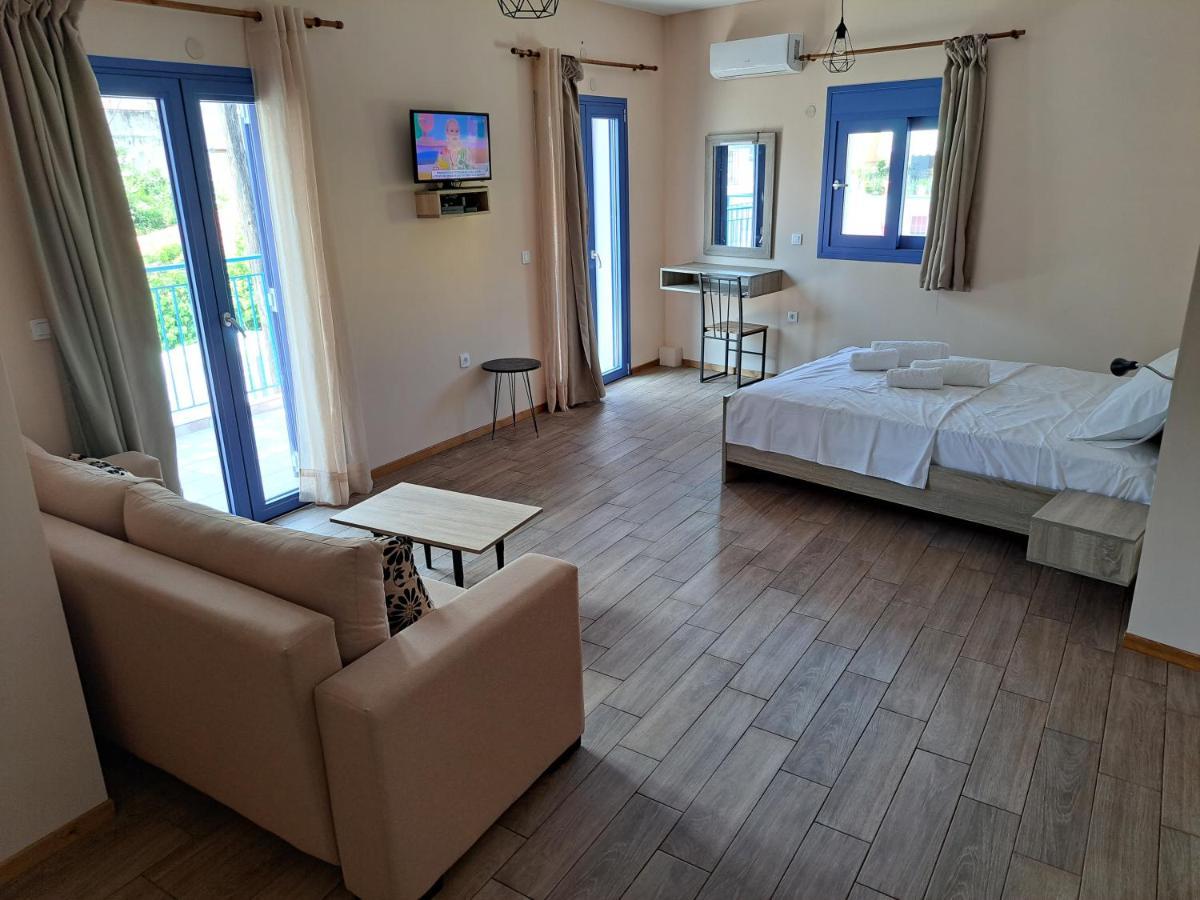 Blue Moon Apartment Agia Efimia ภายนอก รูปภาพ